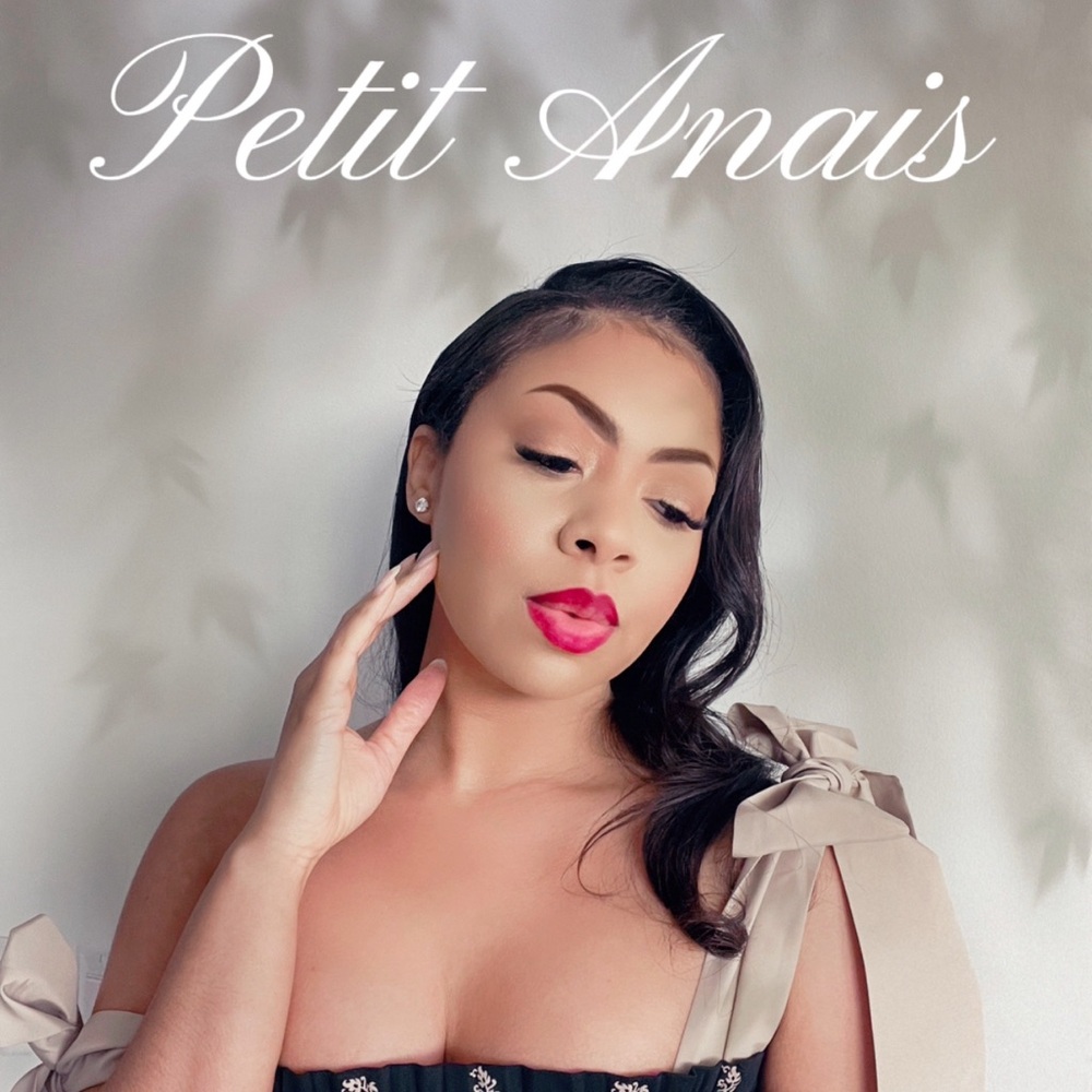 Poshmark Ambassador, Kelli!